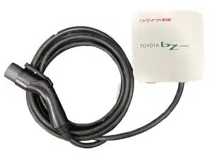 Настенная зарядная станция Toyota, на 7кВт.