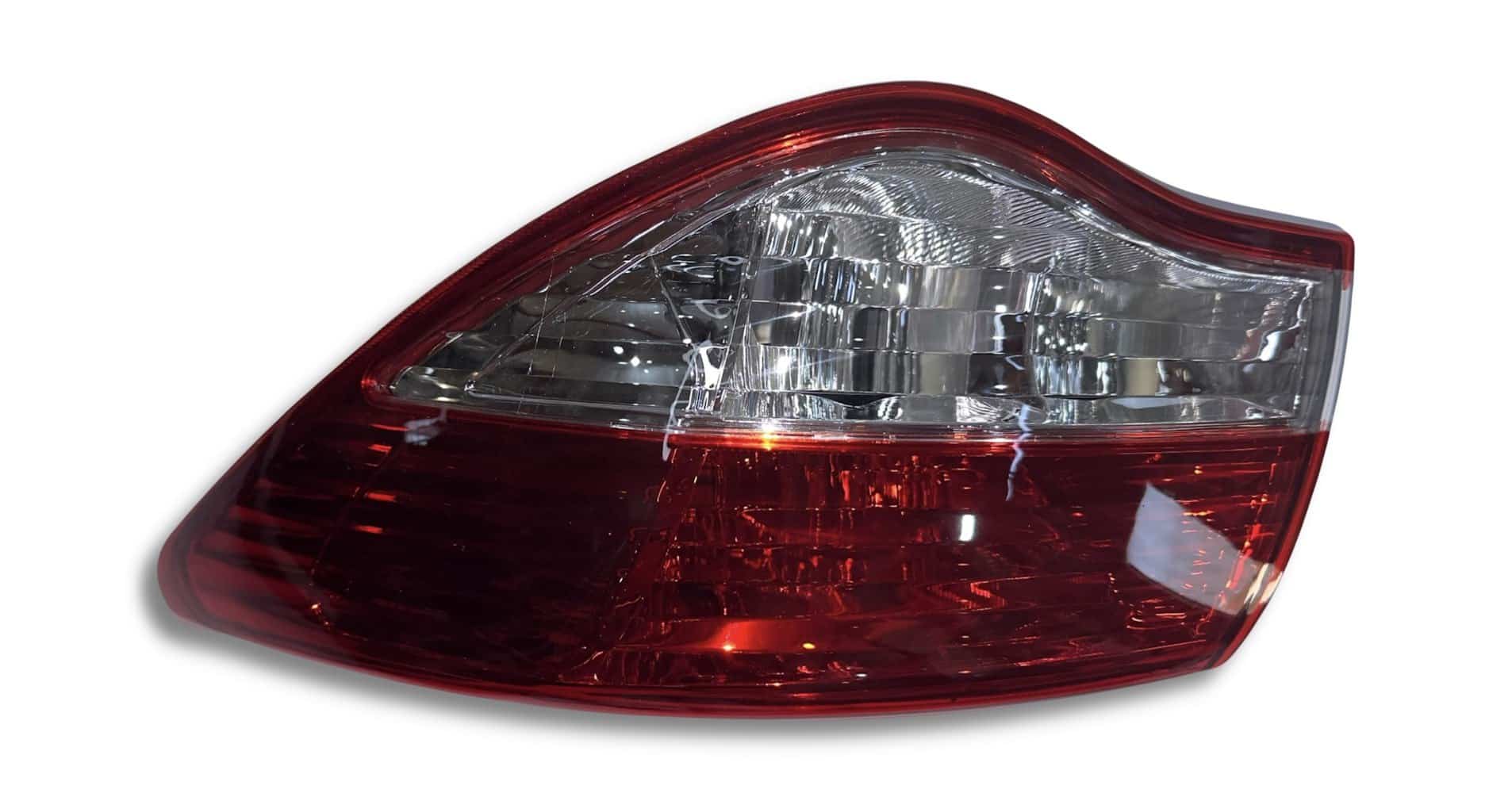 Nissan Almera Фонарь (наружный) RH Almera G15 13- 265504AA0A JH05AMR13005R