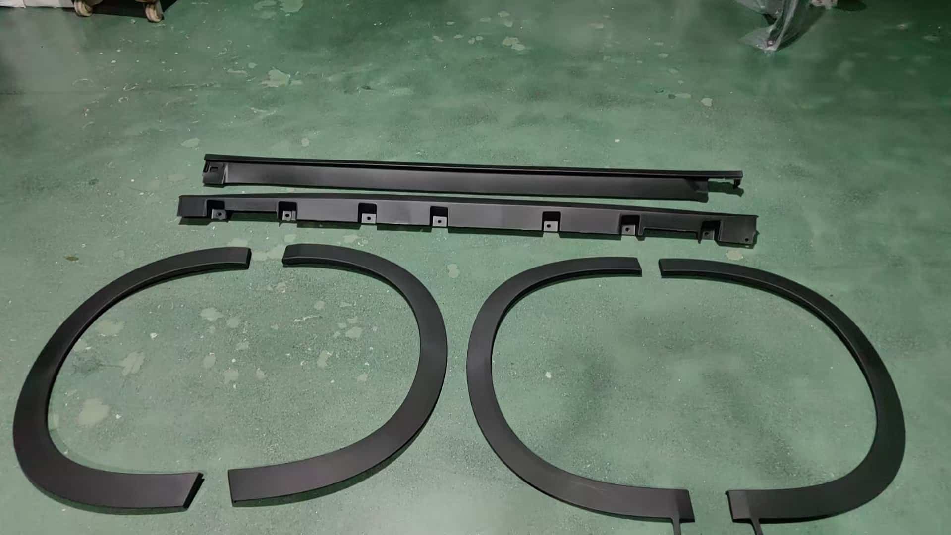 Крыло заднего колеса Dolphin, левое/правое EM2E-5302430/EM2E-5302440