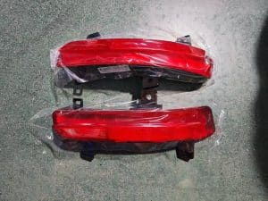 Задний бампер с противотуманной фарой E2 EL-4116300/EL-4113200