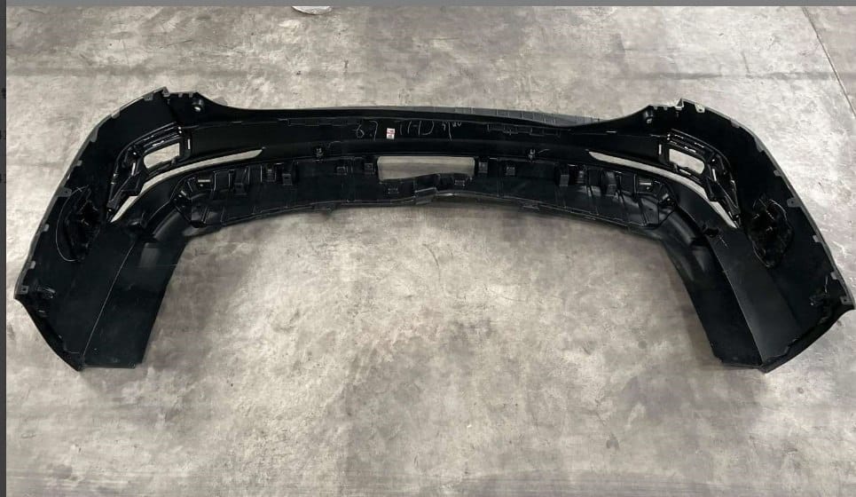 Задний бампер для 腾势 D9 с 2 отверстиями MRHB-2804100A